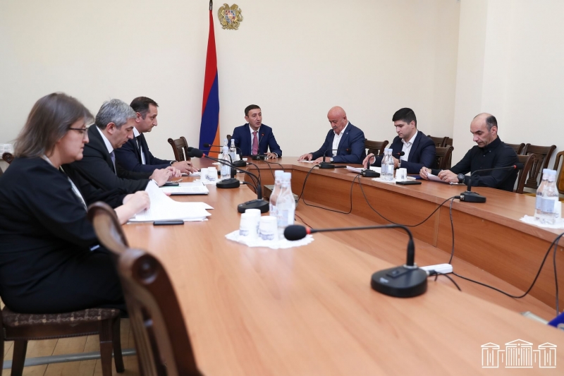 News photos/Azgayin Joxov qnnarkum/1.jpg